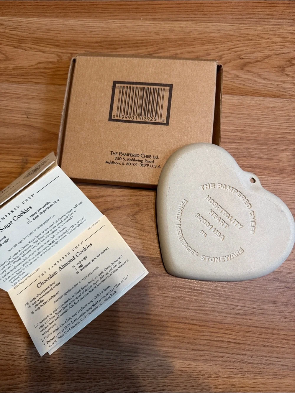 The Pampered Chef Cream Heart-Shaped Hospitality Cookie Mold